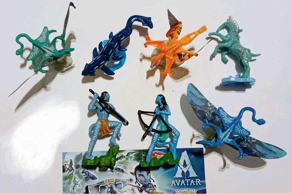 AVATAR THE WAY OF WATER KINDER SURPRISE FIGURINES SET COLLECTIBLES MINIATURES