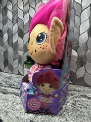 FlipZee! Trolls Pretty in Pink Plush Doll That Flips For You NIB