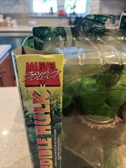 Marvel Select Incredible Hulk Special Collector Edition Action Figure Detailed