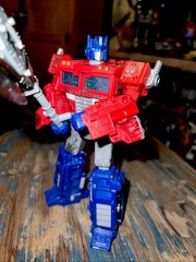 Transformers Generations War for Cybertron Siege Voyager WFC-S11 Optimus Prime