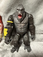 GODZILLA X KING KONG THE NEW EMPIRE B.E.A.S.T. 6″ & SKAR KING 6″ ACTION FIGURE