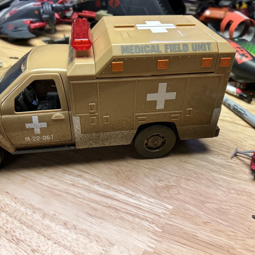 The Corps! Medical Field Unit Mission RARE Vehicle 1999 Lanard *ML