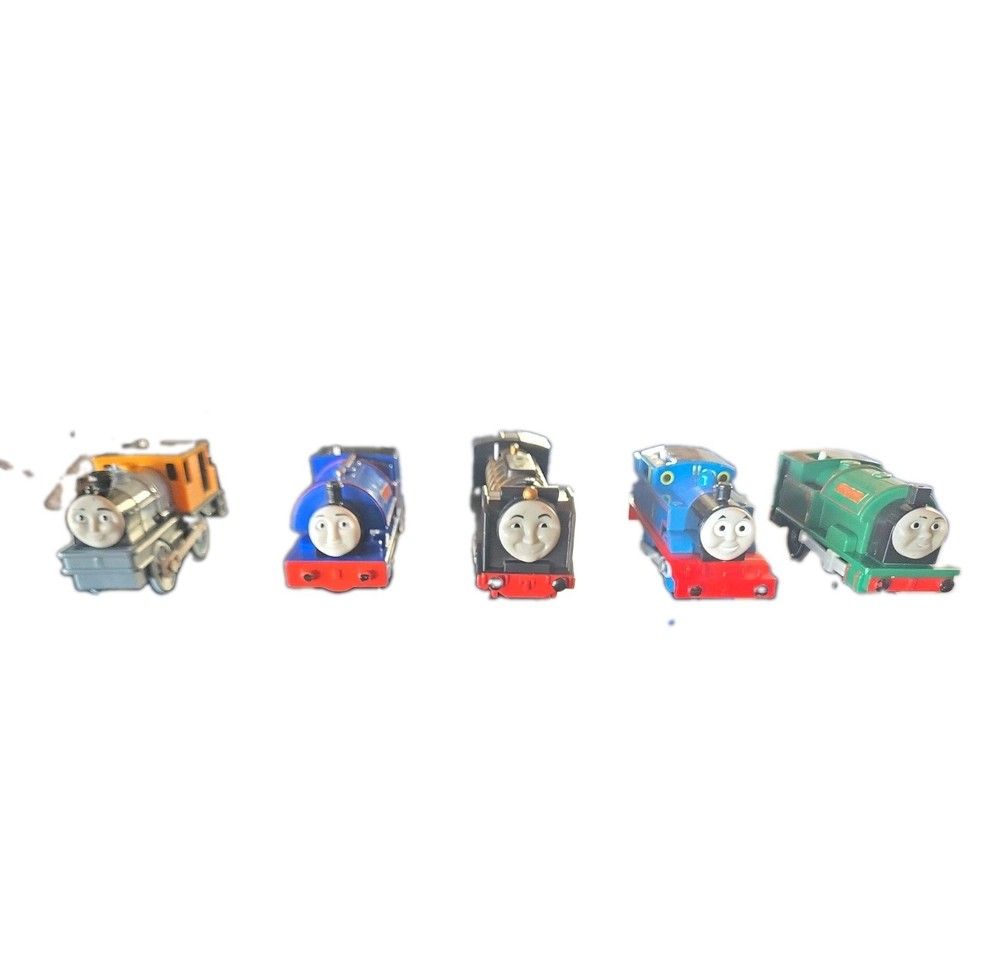 Thomas & Friends – Lot of 5 Trains – Thomas the Train- Mattel 2009 – Do Not Work