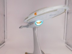 STAR TREK VOYAGER U.S.S. Voyager NCC-74656 Playmates 1995