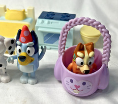 Bluey Toy Lot Action 13 Figures 2 Vehicles 6 Pieces Furniture Moose Toys