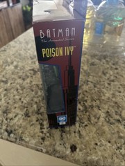 Batman: The Animated Series Poison Ivy Toy with Bruce Wayne Small Box Damage