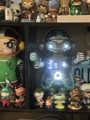 Mega Space Molly 400% Robot Brand New In Box