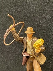Hasbro Indiana Jones Action Figure 3.75″ w/Accessories INDY With IDOL 2007 MINT