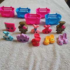 SHOPKINS-Lot of 15- Random Characters Moose Various Years Collectibles