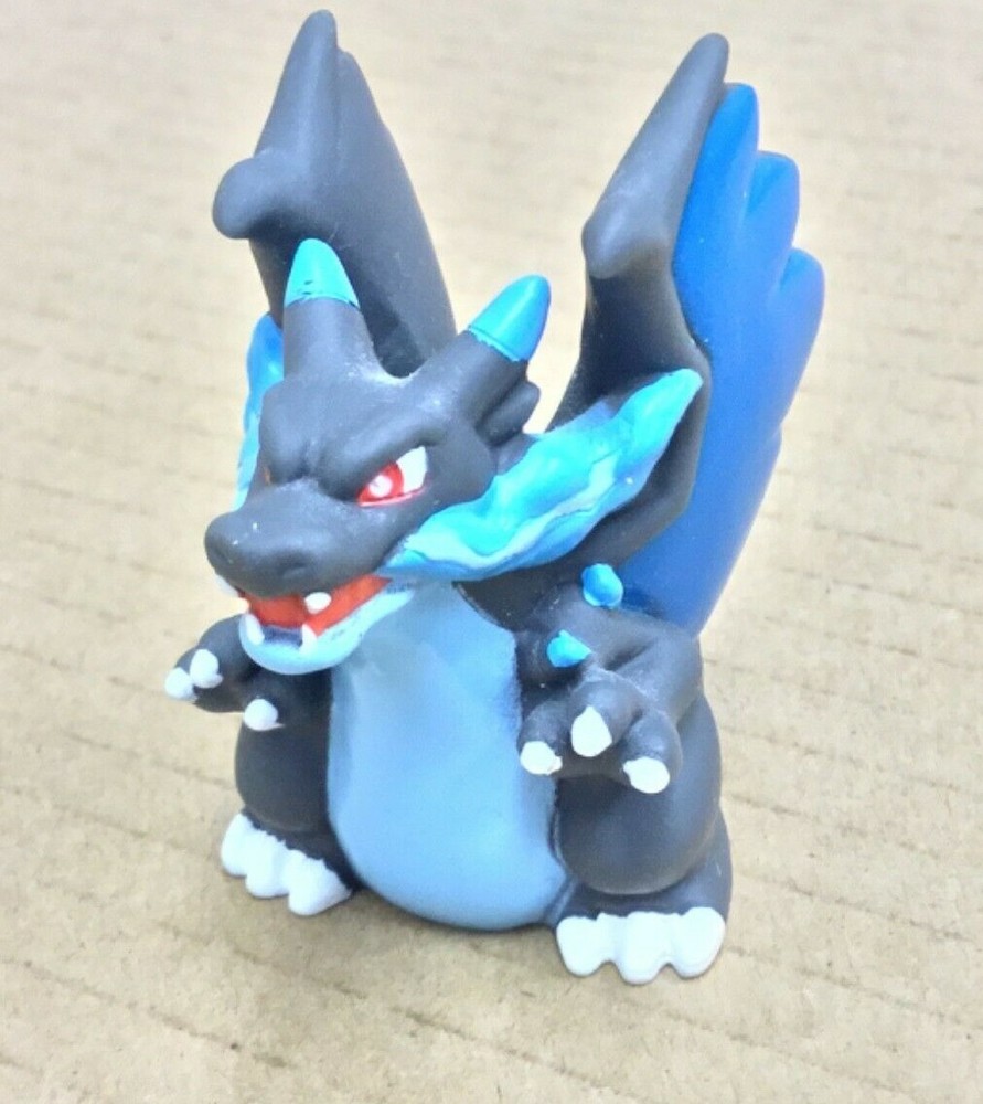 B. 13 Pokemon Finger Puppet Mega Charizard X Catch Them All Nintendo Bandai