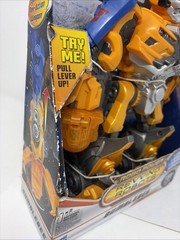 NEW Transformers Bumblebee Robo Power Revving Robots 10″ Talking Hasbro Tomy