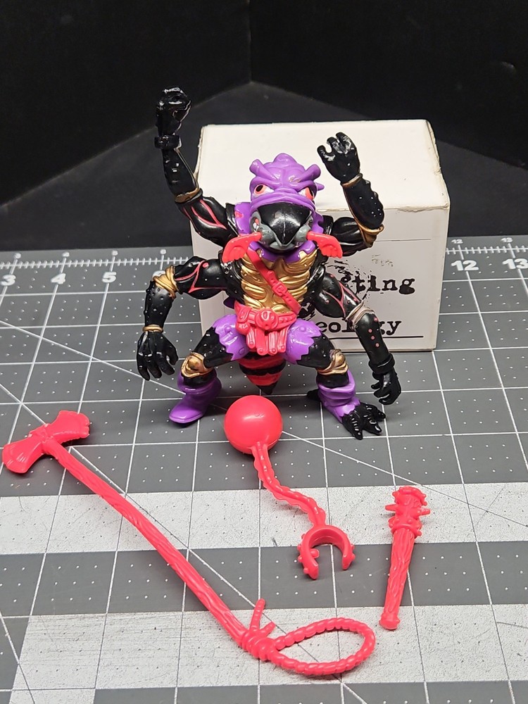 Vintage TMNT Antrax 1992 Teenage Mutant Ninja Turtle READ No antennas W Weapons