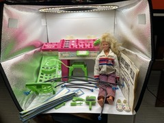 Vintage Bionic Woman Beauty Salon 1976 w/ Jamie Sommers Doll Incomplete READ