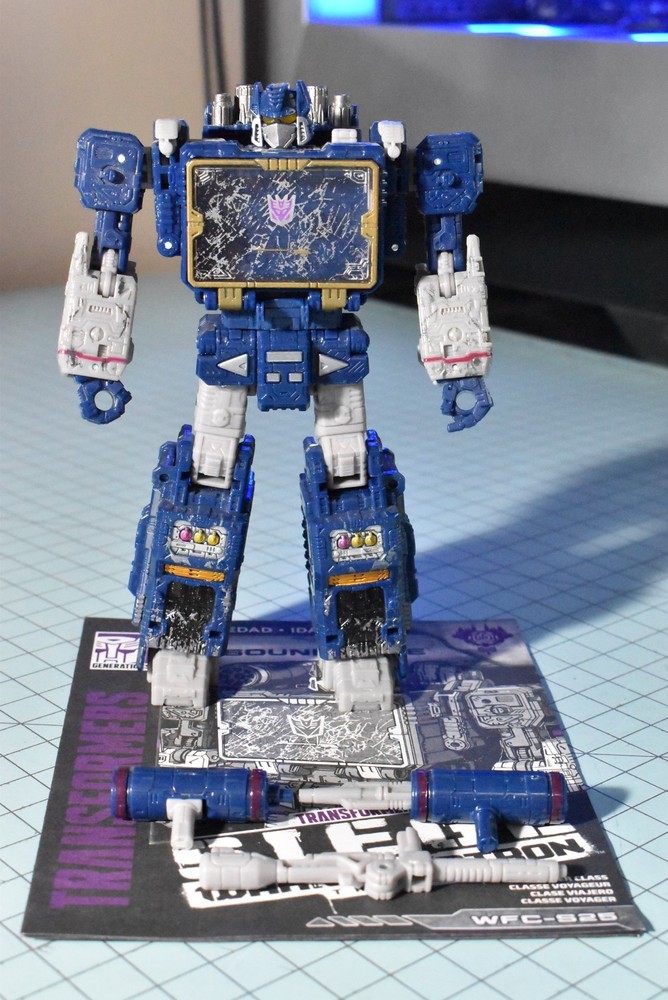 Transformers Legacy Soundwave Figure Siege COMPLETE