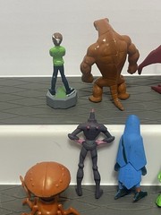 CARTOON NETWORK TV SHOW BEN 10 MINI ALIEN FORCE FIGURINE SET OF 9 FIGURES LOT