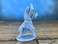 Tabletop Action Figure medieval knight with an ax 80mm Plastic soldiers