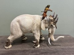 Schleich 70063 The Mighty Fighter War Elephant with Rider (Broken Spear)