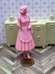 1:24 1950 Welcoming Housewife Hostess Homemaker Figure Inspired by Marx