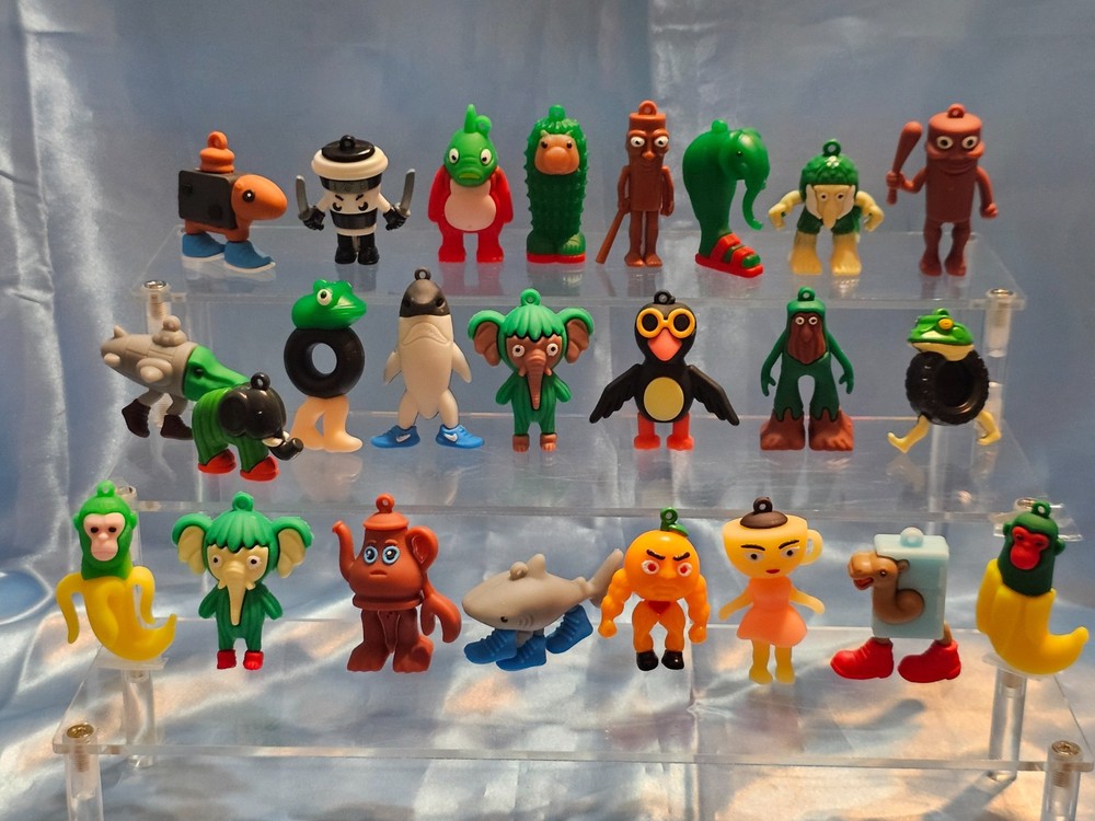 LOT OF 24 TRALALERO TRALALA 24 PIECE TOY SET ACTION FIGURES MINI COLLECTIBLES