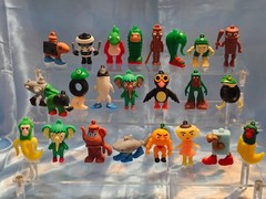 LOT OF 24 TRALALERO TRALALA 24 PIECE TOY SET ACTION FIGURES MINI COLLECTIBLES