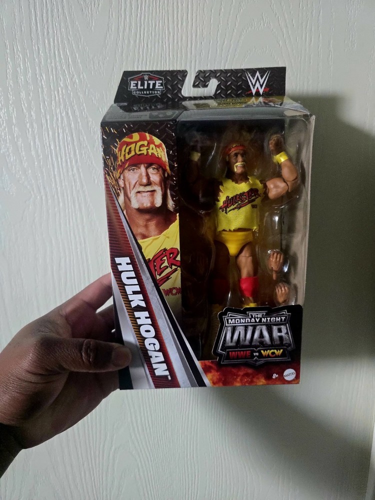 WWE ELITE MONDAY NIGHT WAR HULK HOGAN, BRAND NEW, WITH BAF , NO WCW BELT.