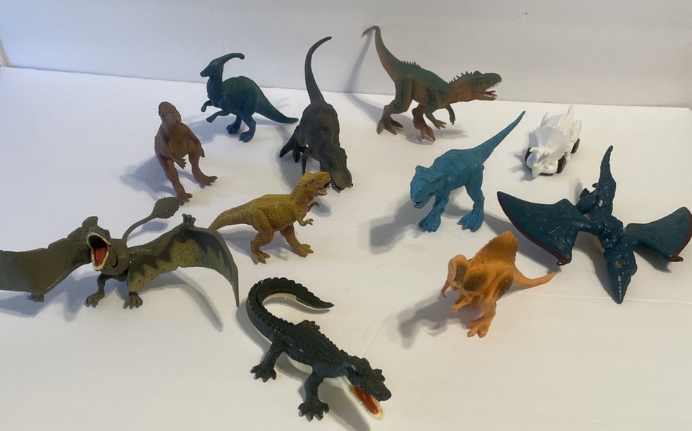 Assorted Bundle Lot Set Of 11 Dinosaur Action Figures Toys