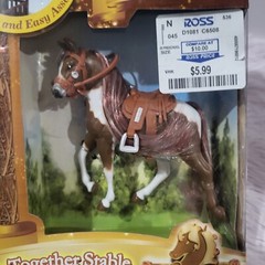 RARE Triple Crown Beauties Classic Edition Snap Together Stable 2007 Lanard Toys