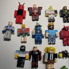 Roblox Action Figures Lot – 20+ Jazwares Mixed Minifigures & Accessories