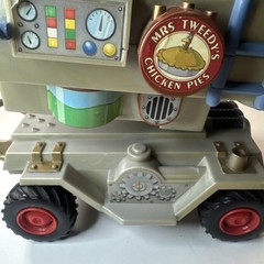 Vintage Chicken Run Mr. Tweedys Chicken Pie Thrower Playmates 2000 ( Untested)