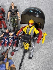 GI JOE CLASSIFIED LOT OF 15 + 2 Vehicles And Accessories
