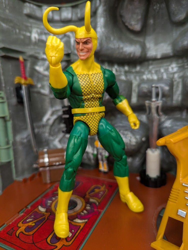 Avengers Marvel Legends Loki (Retro Collection) 6″ Action Figure