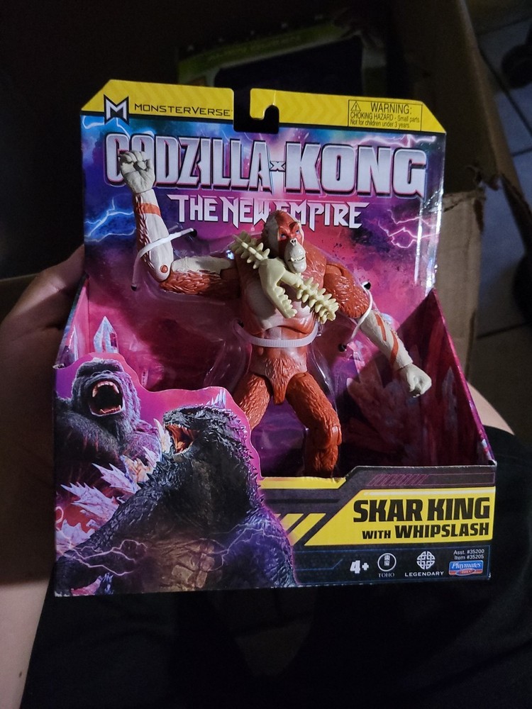 Godzilla x Kong: The New Empire Skar King with Whipslash Figure
