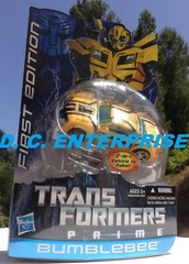 TOMY HASBRO TRANSFORMERS PRIME DELUX BUMBLEBEE FIRST EDITION SCOUT NIB CHINA2011