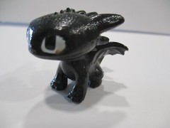 2015 D.W.A. LLC DREAMWORKS ANIMATION HOW TO TRAIN A DROGON MINI BLACK DRAGON