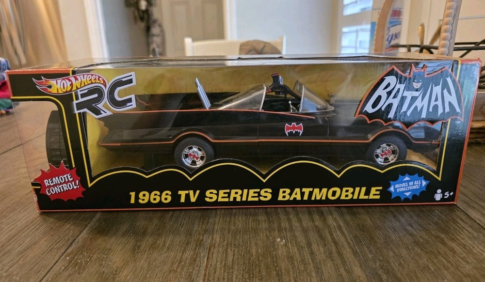 1966 TV Serires Batmobile RC 2010 Batman HOT WHEELS NEW IN BOX SEALED
