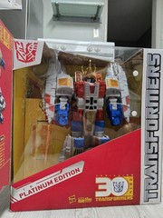 Transformers Starscream Platinum Edition Year of the Horse MISB Toys”R”Us Exclus