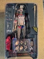 Hot Toys MMS383 Harley Quinn Suicide Squad 1/6 Scale Collectible w/Bonus Mallet