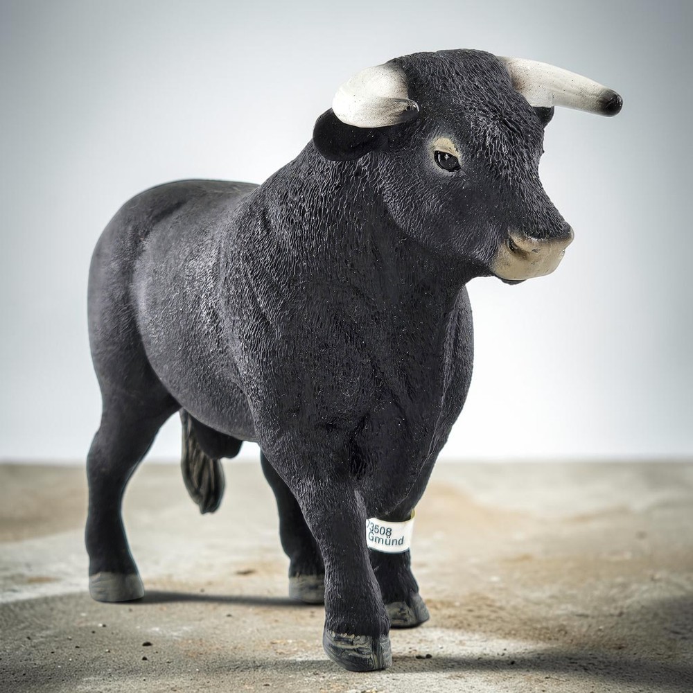 Schleich Black Bull Stepping Toy Figure Horned Farm Cattle Spanish Diorama 13875