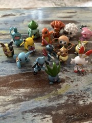 Pokémon Figure Lot 16pc Pikachu Charmander Bulbasaur Eevee Vulpix Squirtle