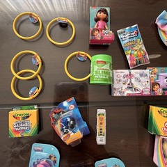 Bundle Lot Of Zuru Mini Brands 33 Total, Mixed, Sponge Bob