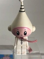 Kidrobot Dalek Pink and White Ice Bot Designer Vinyl Art Figure 2005 W/ Box