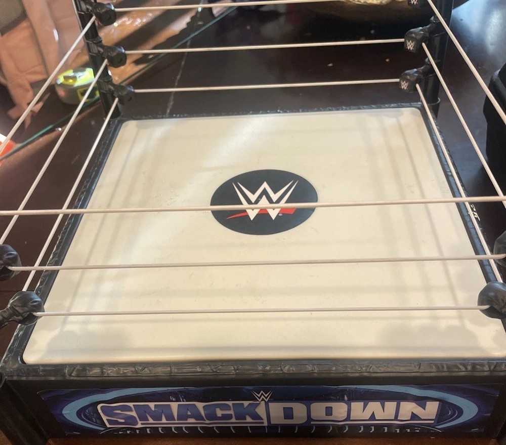 Mattel WWE RAW Smackdown Wrestling Ring Arena Spring Loaded 2010 Toy Playset