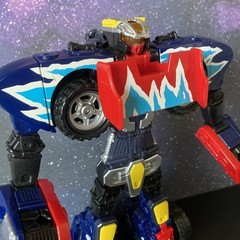 JUMPGO Hello Carbot Beatrun 12” Transforming Race Car Robot