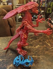 Giant Alien Queen 13″ & Blue Lanard Alien 7″ XENOMORPHs Action Figure Lot