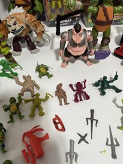 Huge Teenage Mutant Ninja Turtles Lot – 31 Figures & Mixed Accessories