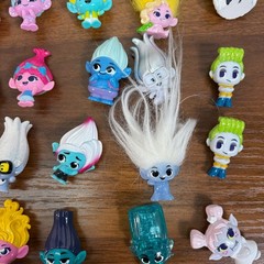 Dreamworks Trolls Figurines Band Together Lot of 80 Must have Collectables 1.5″