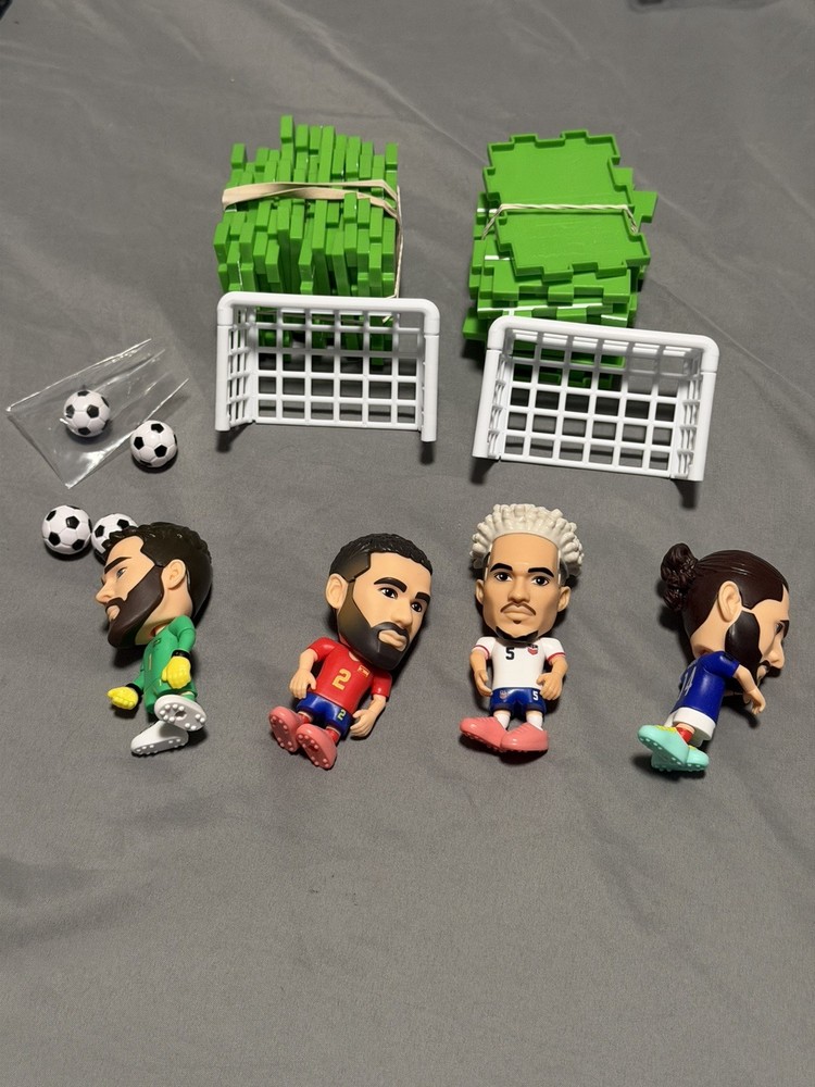 ZURU FIFA Ballers Series 1 Soccer Figure Pick Your Field Piece – 4 figures & acc