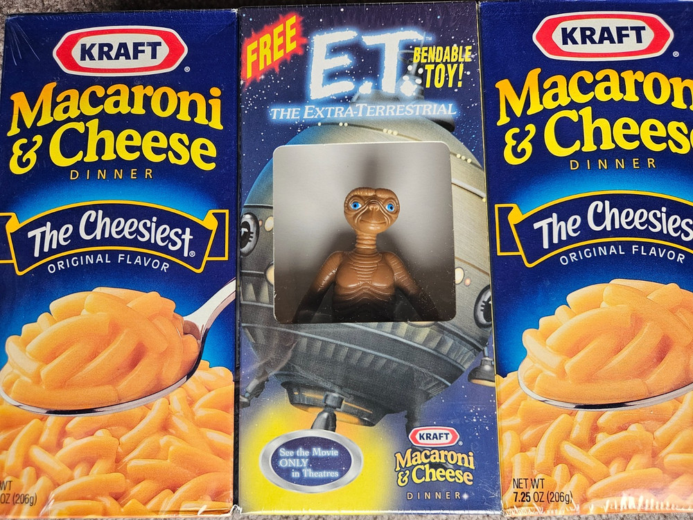 ET The Extraterrestrial Movie Bendable Toy Kraft Macaroni and Cheese NEW 2002