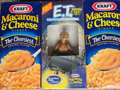 ET The Extraterrestrial Movie Bendable Toy Kraft Macaroni and Cheese NEW 2002