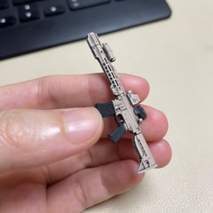 Premium Painted 1/18 Scale Gun Weapon Model For 3.75″ Action Figure